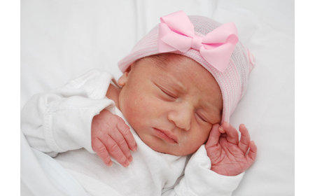 Article_show_image_cute-newborn-baby-girl-in-hospitalher-first-bow-newborn-hospital-hat-newborn-by-infanteeniebeenie-dio0ndtc